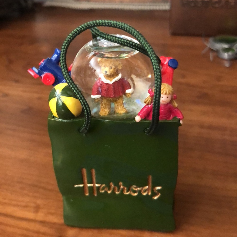 Harrods Green Souvenir Bag Ornament - Picture 5 of 5
